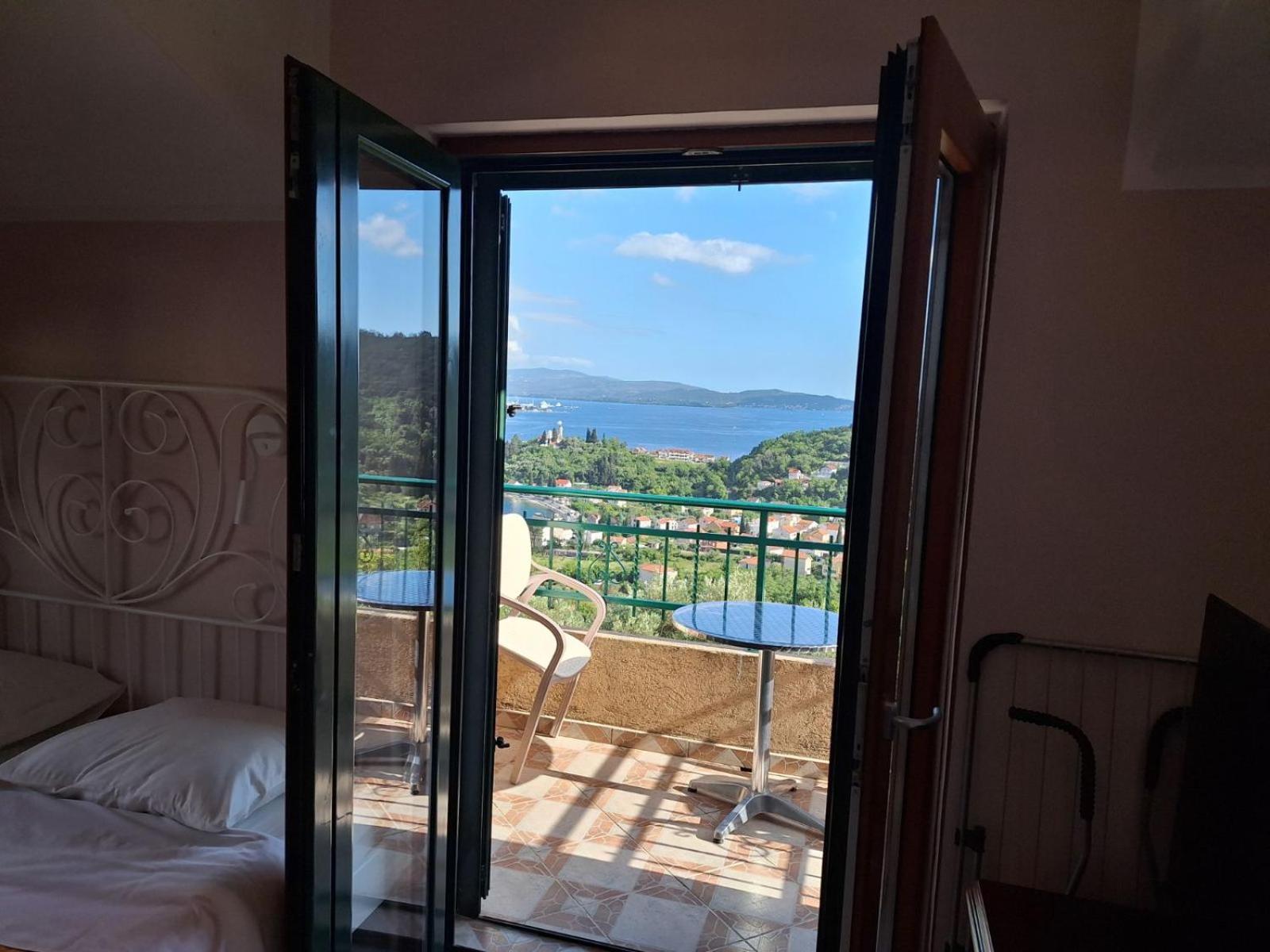 Holiday Home Sunny Hill Kamenari Exteriör bild