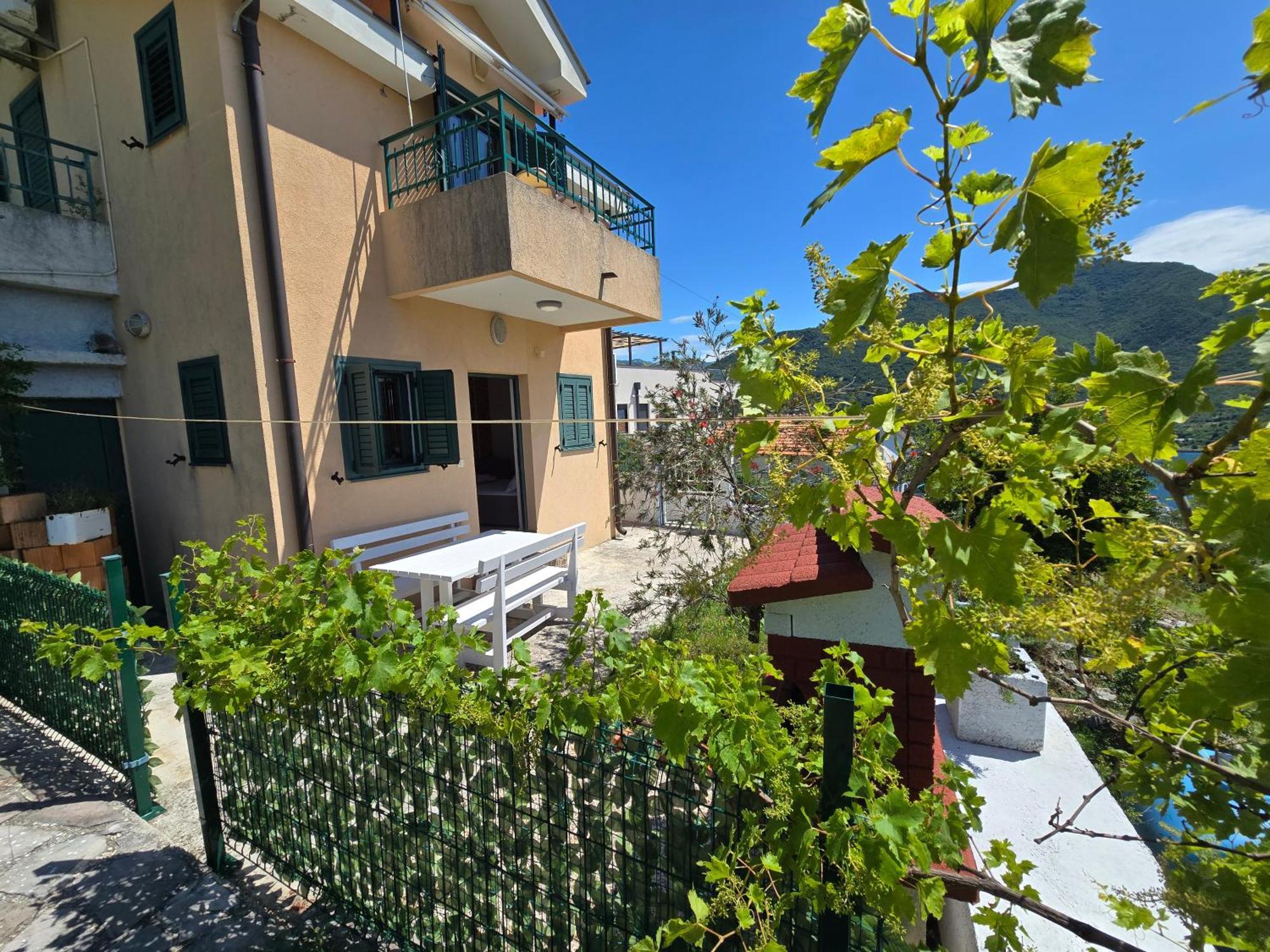 Holiday Home Sunny Hill Kamenari Exteriör bild