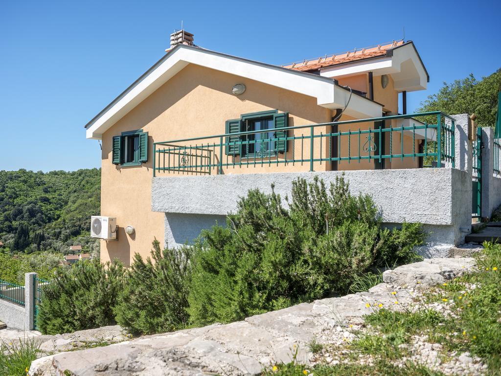 Holiday Home Sunny Hill Kamenari Exteriör bild